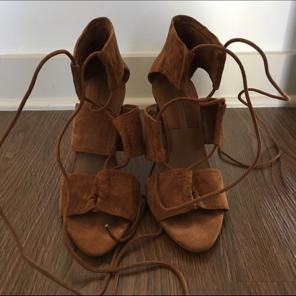 Beautiful Zara Heels - Picture 2 of 3